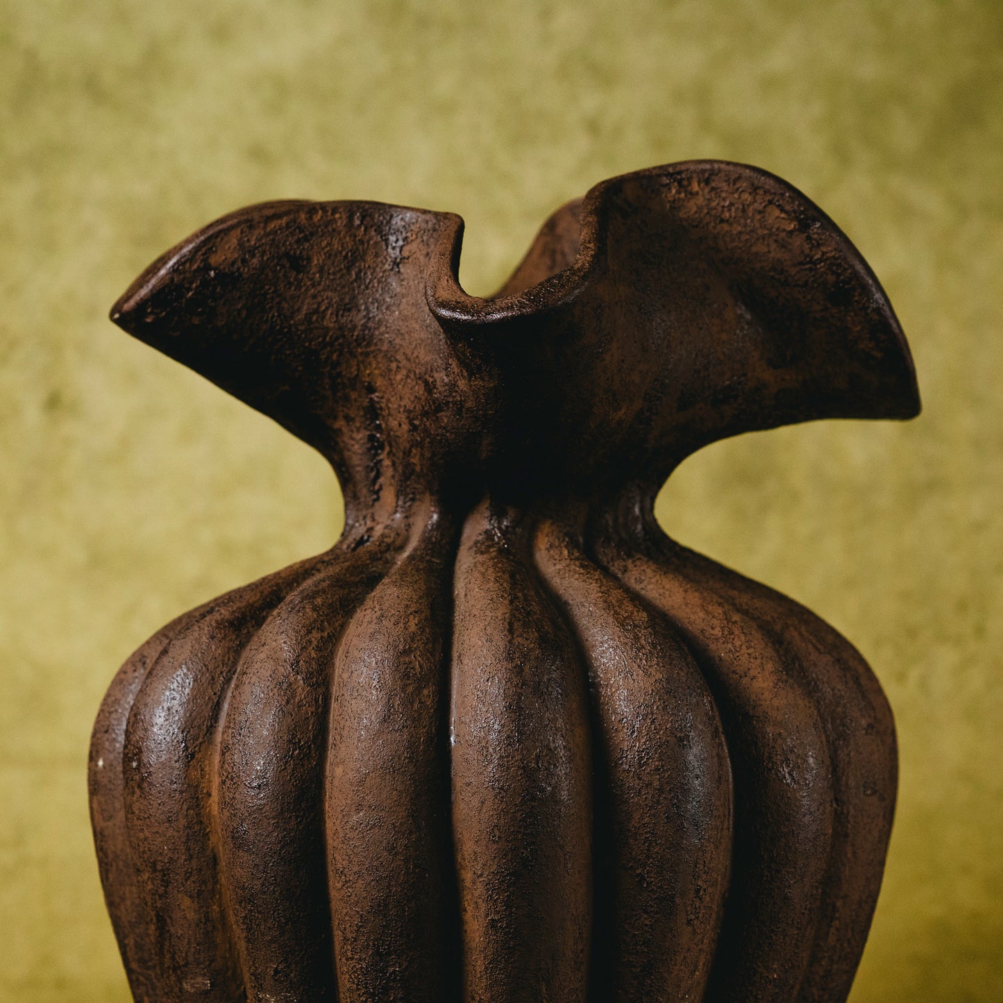 Mocho Vase in Coco