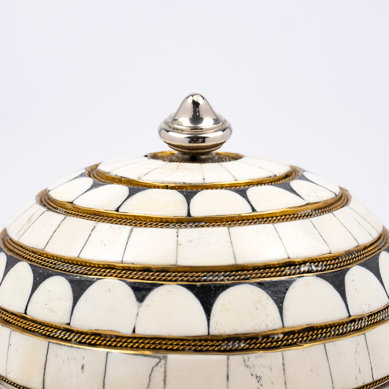 Hana Large Lidded Bowl