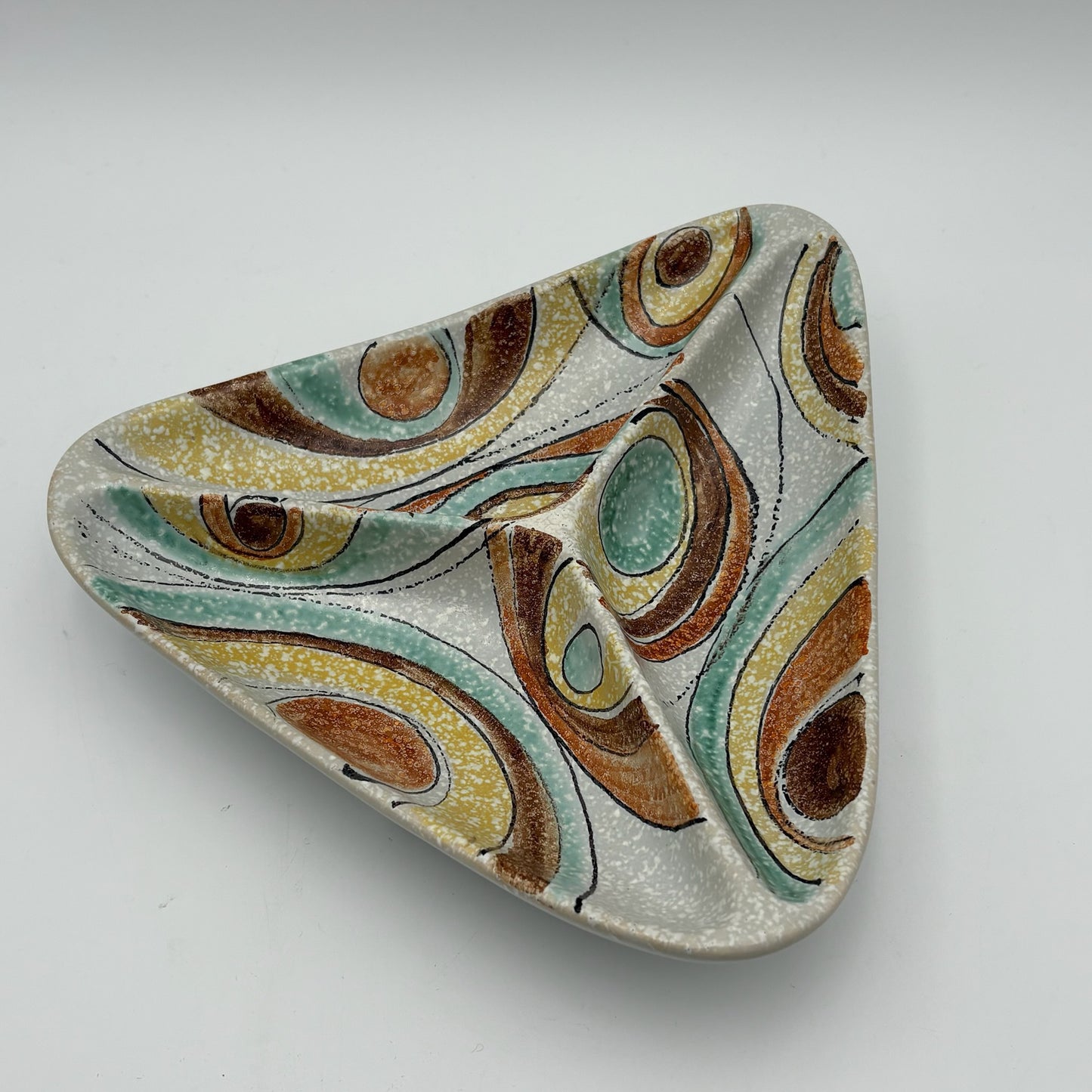 Donna Vintage Triangular Bowl