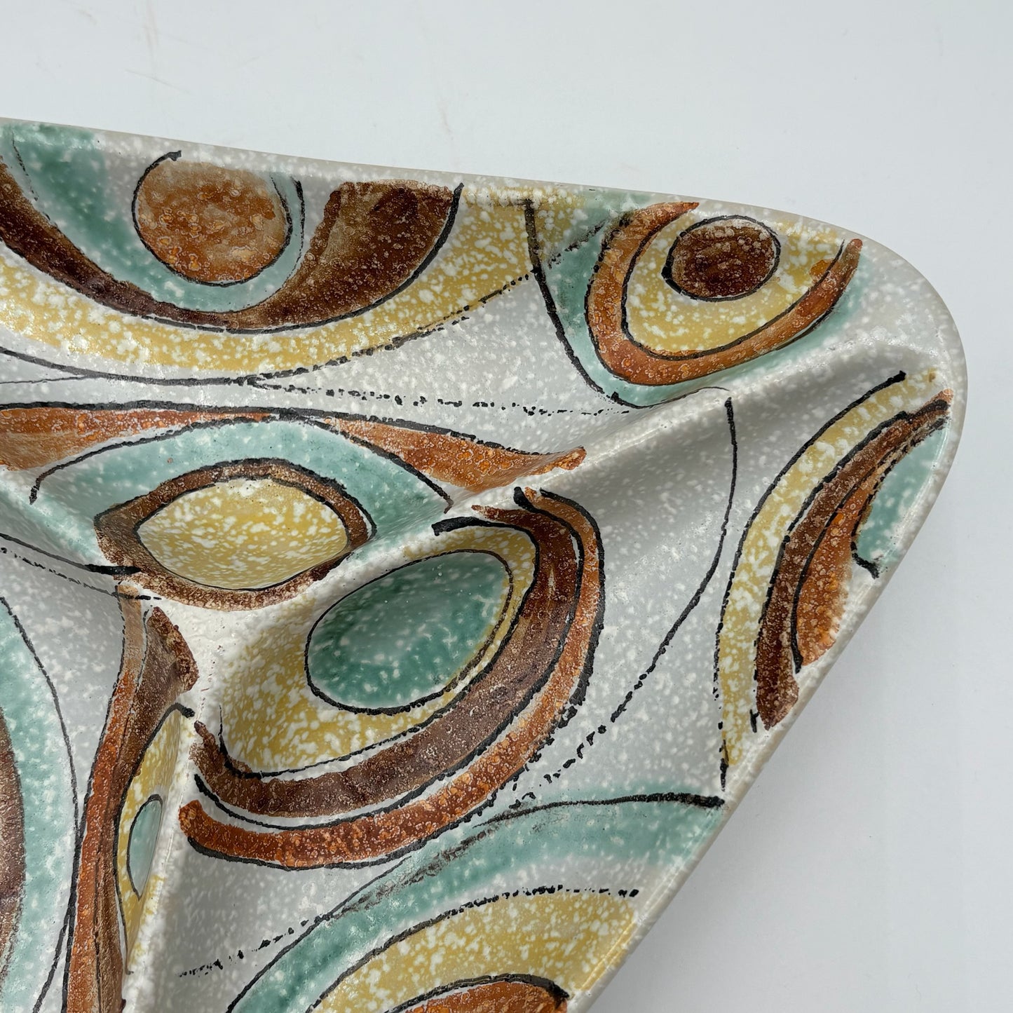 Donna Vintage Triangular Bowl