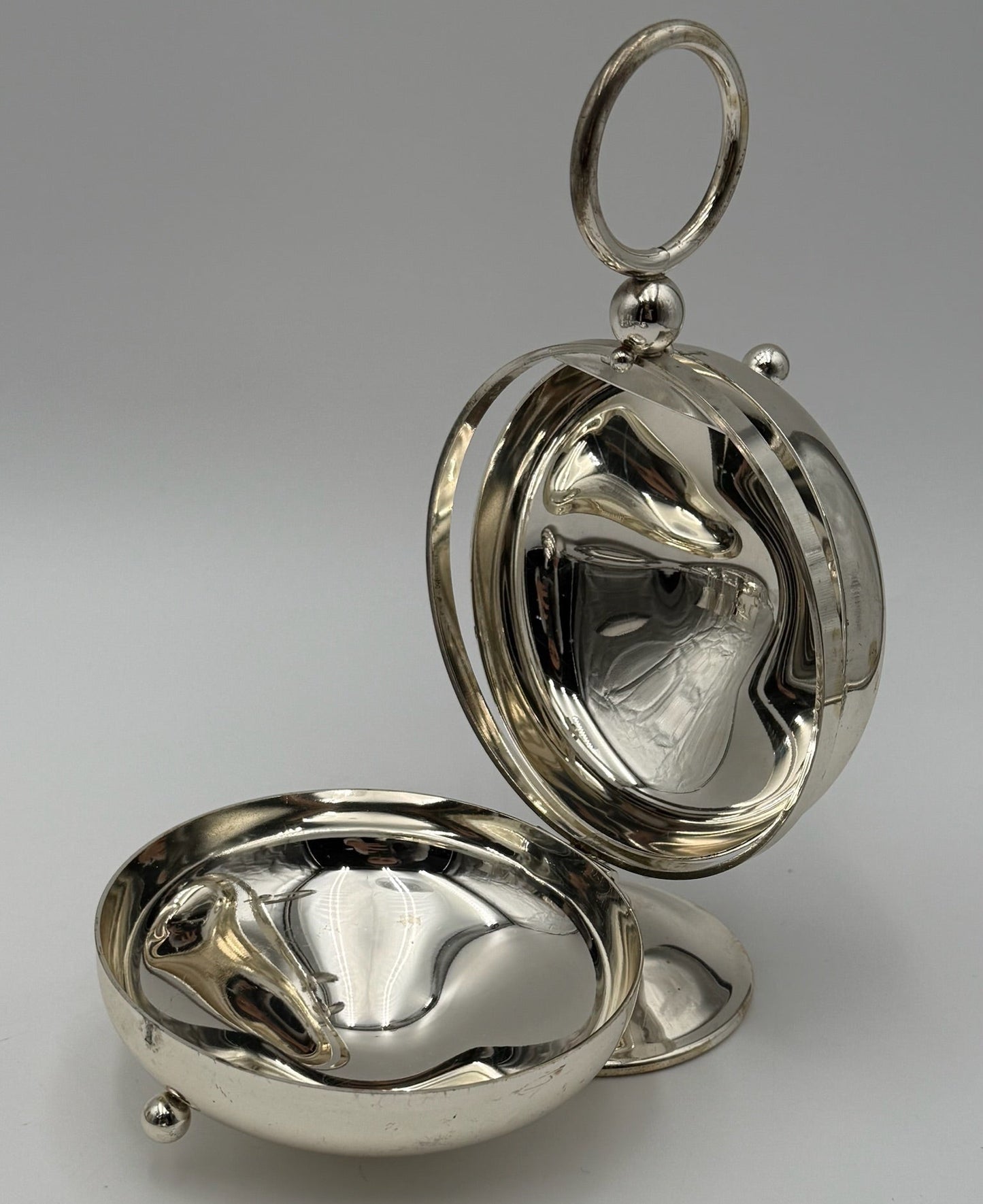 Medallion Vintage Handled Bowl