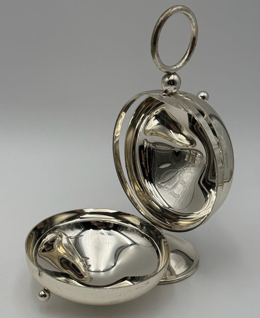Medallion Vintage Handled Bowl